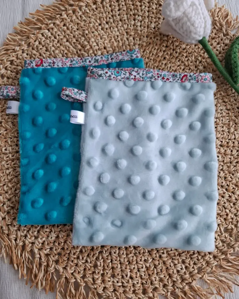 Gants de toilette Minky (fleurs bleu)