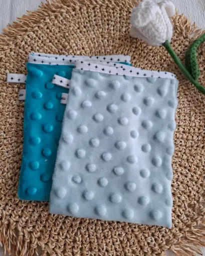 Gants de toilette Minky (croix bleu)